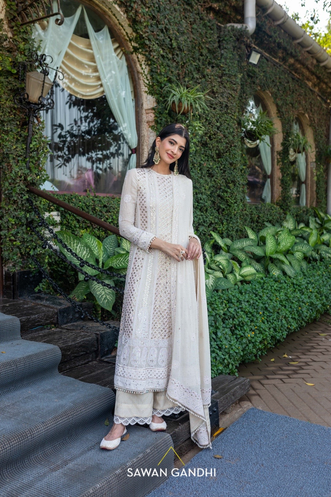 Hanna Khan in IVORY CHIKANKARI SUIT SET